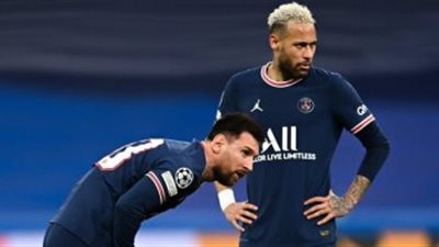 جماهير باريس سان جيرمان تهاجم نيمار فى منزله وتطالب برحيله مع ميسى