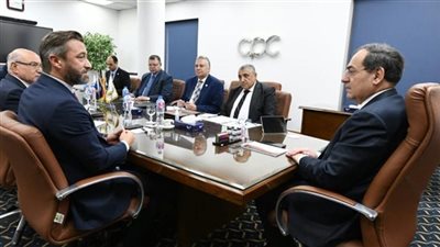 الملا: البترول تنفذ مشروعات استراتيجية مهمة تهدف إلى زيادة الطاقة الإنتاجية