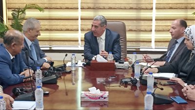 الضرائب” تنقل خبراتها لنظيرتها اليمنية