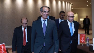 «وزير الاتصالات» يشهد الإعلان عن التعاون بين 