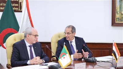وزير الاتصالات: كابلان بحريان جديدان للربط بين مصر والجزائر يدخلان الخدمة بحلول 2025