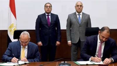 مدبولى يشهد توقيع عقدى إدارة وتشغيل فندقين بمثلث ماسبيرو وسور مجرى العيون