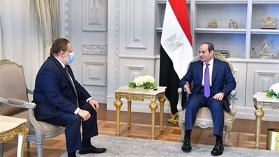 قرار جمهوري بمد تعيين حسن عبدالله محافظا للبنك المركزي المصري لمدة عام