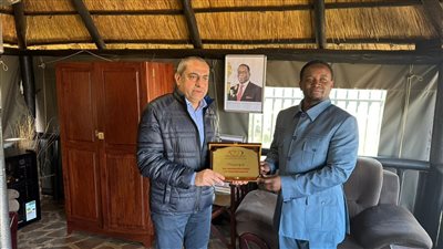 «رئيس شركة العاصمة الإداري» يزور زيمبابوي  بدعوة رسمية