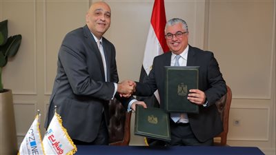 « اقتصادية قناة السويس » توقع بروتوكول تعاون مع جهاز تنمية المشروعات 