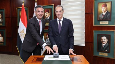 بمناسبة عيد البريد ..وزير الإتصالات يشهد الإطلاق التجريبى لخدمة 