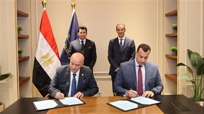 توقيع بروتوكول تعاون بين الاتصالات والشباب والرياضة لتطوير قري حياة كريمة