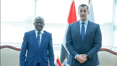 رئيس القومي للإتصالات ومسؤل الاتحاد الدولي يزوران قري 