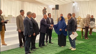 «مصر»تسلم عقود شقق جديدة لتعويض المتضررين من مشروع الخط الاول للقطار الكهربائي