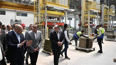 باستثمارات 135 مليون دولار ..رئيس الوزراء يزور مُجمع 