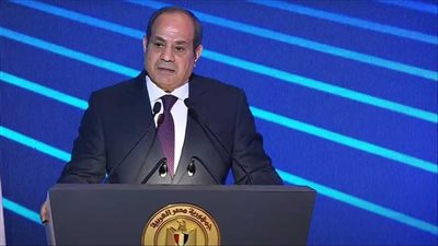 السيسي: ننفق مليار دولار شهريا على السلع الأساسية.. والدولار مشكلة دائمة