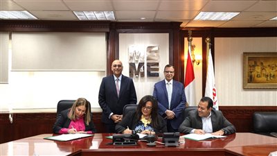 بقيمة «30 مليون جنيه».. تنمية المشروعات يوقع عقد لتمويل المشروعات متناهية الصغر