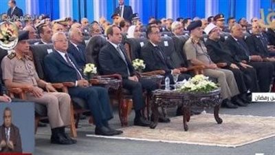 الرئيس السيسي يتوجه بتحية تقدير واعتزاز لـ عمال مصر في عيدهم