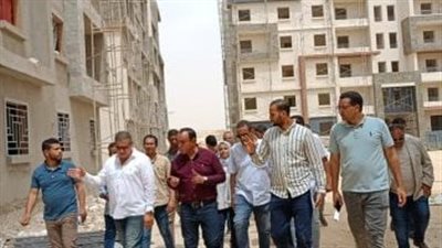رئيس جهاز مدينة 15مايو يتفقد المشروعات الجارية.. ويجتمع بمسئولي الجهاز