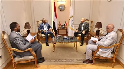 وزير النقل يستقبل السفير السوداني الجديد بالقاهرة لتدعيم العلاقات الثنائية بين البدين