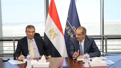 طلعت وفاروق يتابعان تنفيذ مشروعات التطوير التكنولوجى والتحول الرقمى بوزارة الزراعة