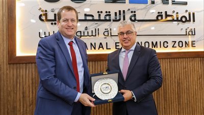 رئيس اقتصادية قناة السويس يستقبل وفدًا أمريكيًا لبحث التعاون الاقتصادي وتعزيز الشراكات
