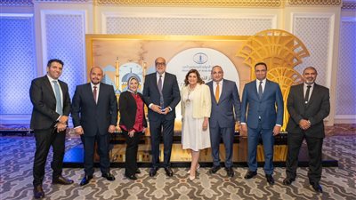 قناة السويس 