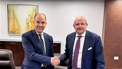 بنك التنمية الصناعية يوقع اتفاقية تعاون مع المعهد المصرفي المصري