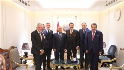 كامل الوزير يستقبل وفد تركي لبحث إنشاء منطقة صناعية جديدة