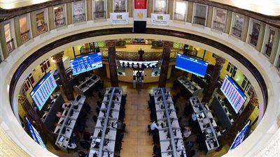 البورصة المصرية تغلق آخر جلسات الأسبوع بالمنطقة الخضراء