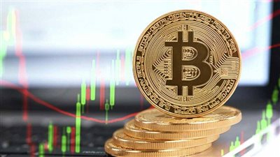 ارتفاع البيتكوين 20% بعد إعلان ترامب قائمة عملات مشفرة احتياطية