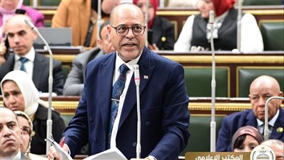 وزير الشئون النيابية: قانون العمل الجديد يحمي حقوق العمال 