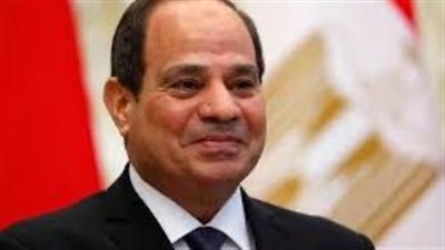 الرئيس السيسي يؤدي صلاة الفجر بمسجد السيدة نفيسة 