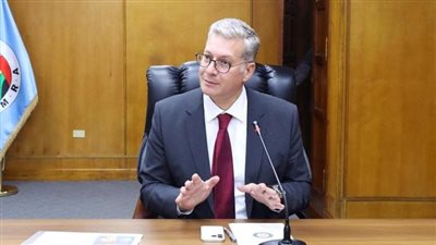 وزير البترول يبحث مع “إيني” الإيطالية توسعاتها في مصر ومشروعات الغاز المشتركة