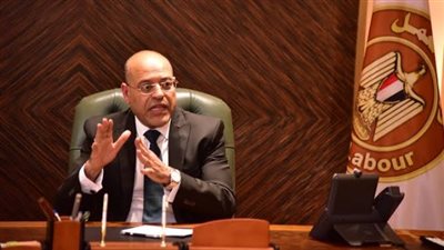 وزير العمل يوجه بصرف تعويضات عاجلة لضحايا سقوط جملون مصنع بالمنوفية