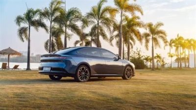 نيسان تدرس طرح سيارتها الكهربائية N7 في السوق اليابانية 