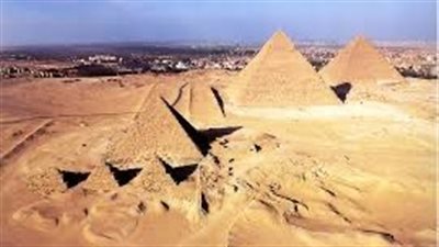 خطة بقيمة 30 مليون دولار لتطوير السياحة حول الأهرامات 