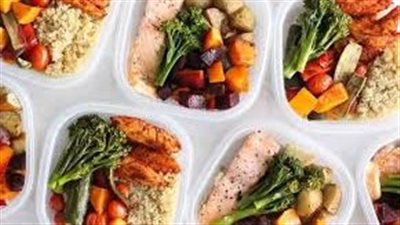 وجبات صحية ومتوازنة بمتوسط 1500 سعرة حرارية يوميًا