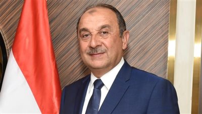 وزير قطاع الأعمال العام يفاجئ 