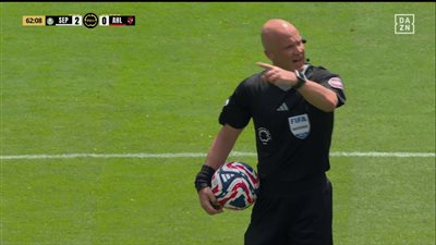 استئناف مباراة الأهلي وبالميراس بعد توقفها بسبب العاصفة