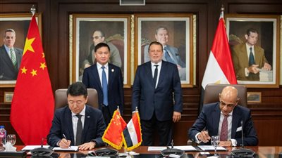 محافظ البنك المركزي يستقبل نظيره الصيني ويشهدان توقيع 3 مذكرات للتعاون المشترك