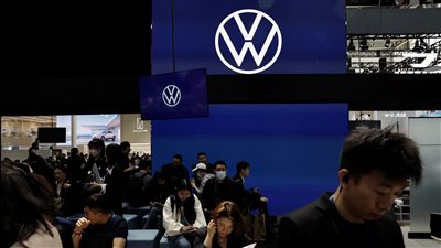 فولكس فاجن وشريكتها الصينية SAIC تغلقان مصنع في الصين