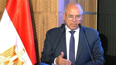 كامل الوزير: دراسة تحويل مصنع الحديد والصلب بحلوان إلى مجمع للصناعات