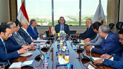 وزير التموين يتابع مع “سامكريت” الموقف التنفيذي للمستودع الاستراتيجي بالسويس