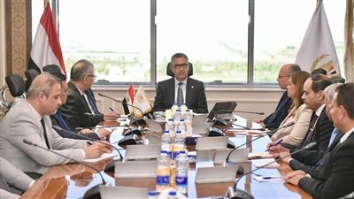 وزير التموين يجتمع بالقيادات الجديدة لمتابعة الانضباط الرقابي على الأسواق