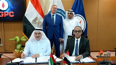 البترول توقع 3 اتفاقيات جديدة للتنقيب عن النفط والغاز 