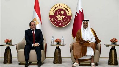 السيسي يلتقي أمير قطر في الدوحة: تضامن كامل مع قطر وإدانة العدوان الإسرائيلي