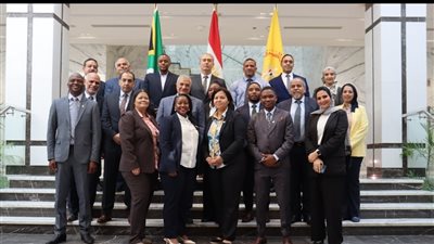 المركزي يعرض تجربته في إنشاء دار الطباعة أمام وفد من جنوب إفريقيا