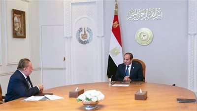  السيسي يتابع مع محافظ البنك المركزي تحسن المؤشرات الاقتصادية وزيادة الاحتياطيات الأجنبية