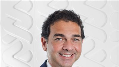 ستاندرد تشارترد:التكنولوجيا والنمو الاقتصادي يقودان مستقبل التجارة العالمية وتراجع تأثير التعريفات الجمركية