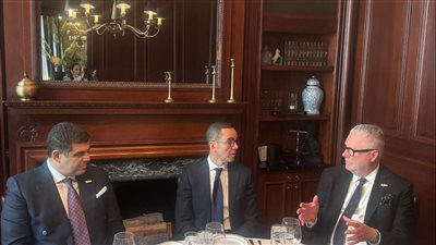 وزير الاستثمار يبحث مع الرئيس التنفيذي لـ”فوربس” تنفيذ مشروع برج فوربس الدولي