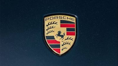 تراجع حاد في أرباح “بورشه” بسبب التحول الكهربائي وتباطؤ السوق الصينية