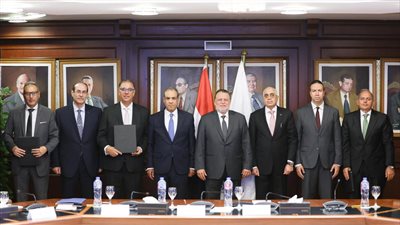 محافظ المركزي ووزراء الخارجية والهجرة يطلقون مبادرة 