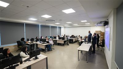 جامعة مصر للمعلوماتية تطلق برنامج التصميم الداخلي الرقمي بتقنيات الذكاء الاصطناعي 