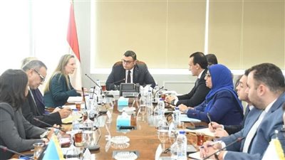 وزير الإسكان يجتمع مع بعثة البنك الدولي لبحث التعاون المستقبلي في مجالات الإدارة المتكاملة للأراضي 